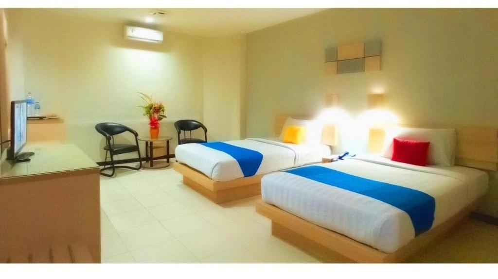 Merpati Hotel Pontianak Extérieur photo