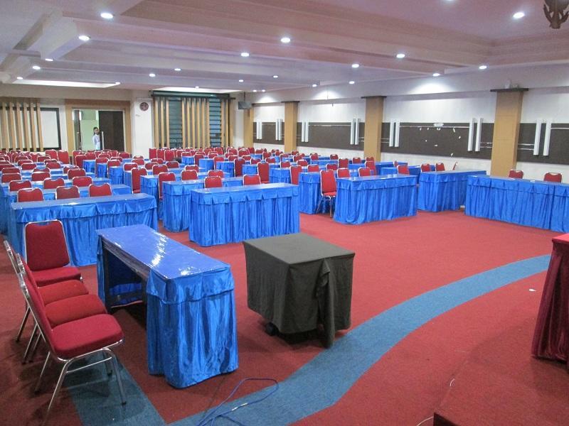 Merpati Hotel Pontianak Extérieur photo